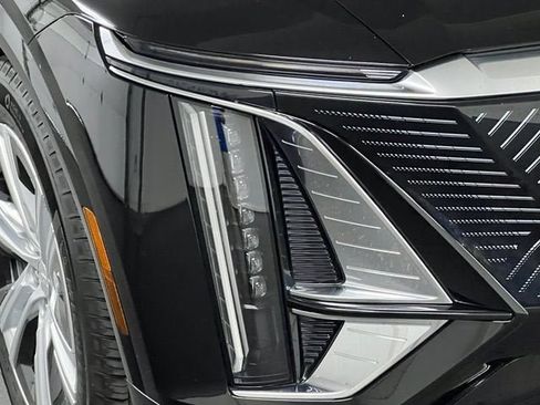 Certified 2024 Cadillac Lyriq Tech AWD/4WD image 10