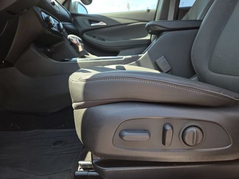 Used 2023 Buick Encore GX Preferred w/ Cold Weather Comfort Package AWD/4WD image 26