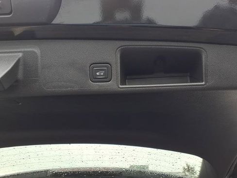 Used 2023 GMC Terrain SLE w/ Driver Convenience Package AWD/4WD image 15