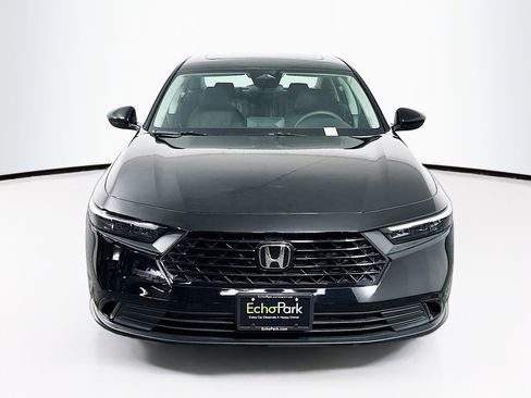 Used 2025 Honda Accord SE image 2