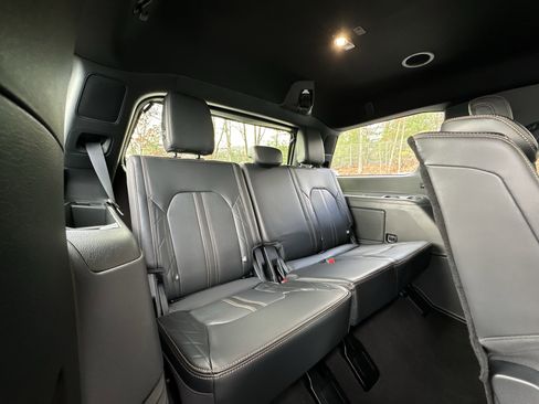 Used 2024 Ford Expedition Platinum image 36