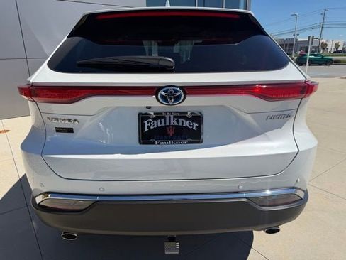 Used 2023 Toyota Venza Limited image 31
