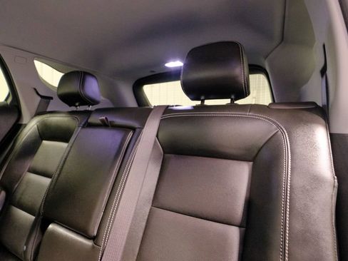 Used 2024 GMC Terrain SLT image 31