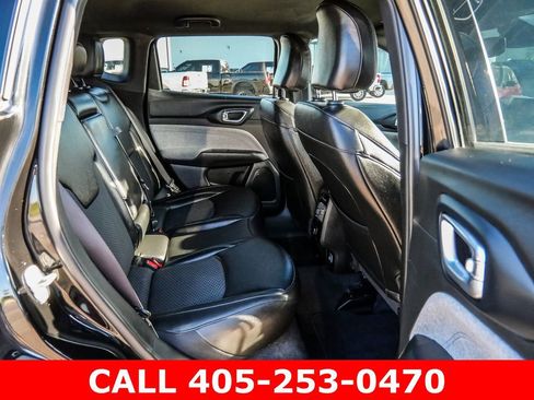 Used 2024 Jeep Compass Latitude AWD/4WD image 19