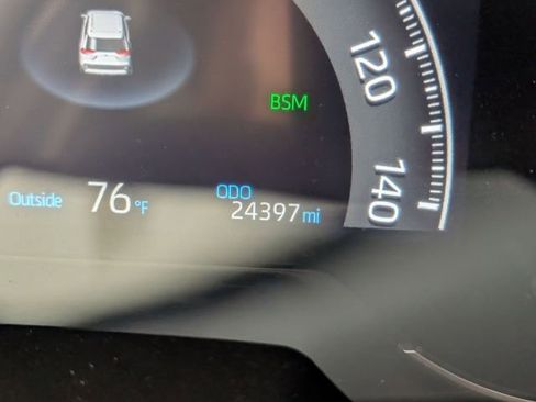 Used 2024 Toyota RAV4 XLE Premium w/ Weather Package FWD image 19