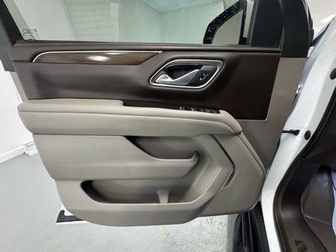 Used 2022 GMC Yukon XL SLE image 13