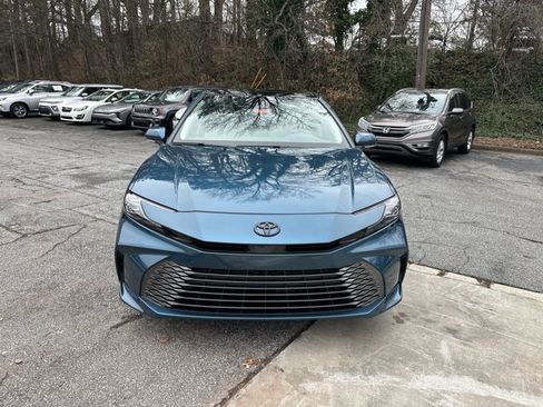 Used 2026 Toyota Camry XLE image 3