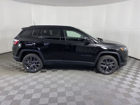 New 2026 Jeep Compass Limited w/ Sun, Sound & Navigation Group AWD/4WD image 7