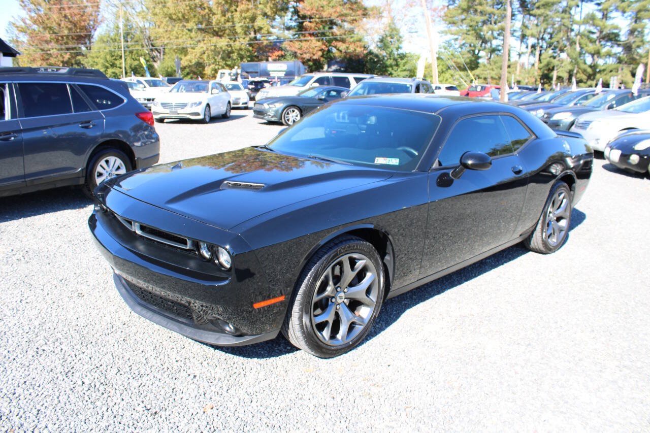 Used 2017 Dodge Challenger SXT Plus RWD image 2