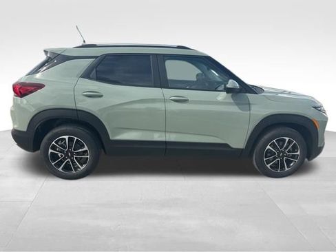 New 2026 Chevrolet TrailBlazer LT w/ LT Cold Weather Package FWD image 10