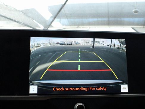 Used 2023 Toyota Crown Limited image 36