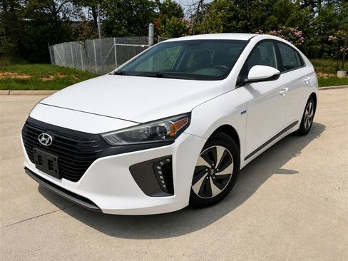 Used 2018 Hyundai Ioniq SEL FWD image 3