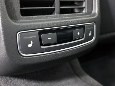 Used 2022 Audi e-tron GT Prestige image 34