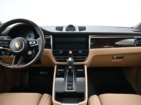 Certified 2026 Porsche Macan S AWD/4WD image 9