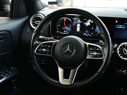 Used 2021 Mercedes-Benz GLA 250 4MATIC image 26
