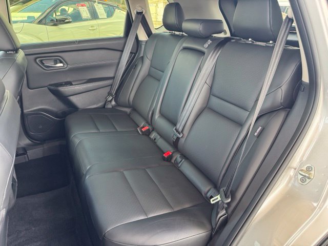 Used 2025 Nissan Rogue SV w/ SV Premium Package AWD/4WD image 21