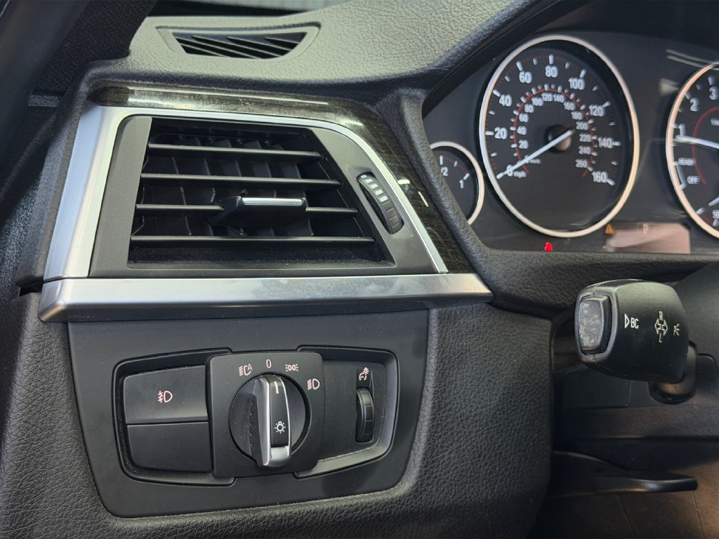 Used 2016 BMW 328i Sedan RWD image 18