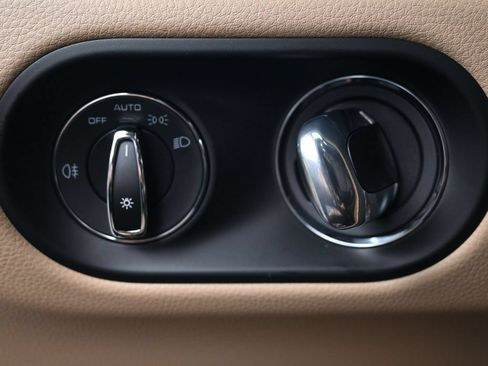 Certified 2026 Porsche Macan AWD/4WD image 24