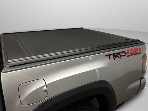 Used 2022 Toyota Tacoma TRD Off-Road w/ TRD Premium Off Road Package AWD/4WD image 33