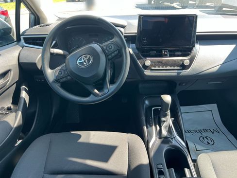 Used 2025 Toyota Corolla LE FWD image 19
