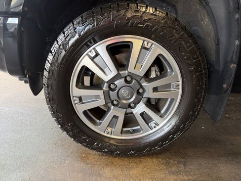 Used 2020 Toyota Tundra Platinum AWD/4WD image 31
