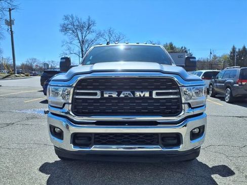 Used 2024 RAM 3500 Big Horn AWD/4WD image 3