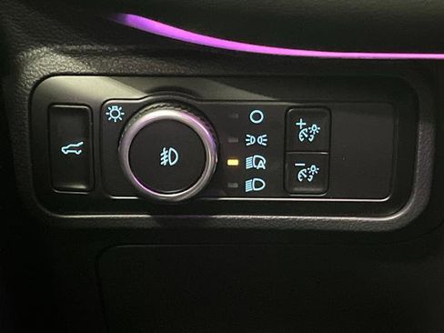 Used 2025 Ford Explorer ST-Line w/ Premium Package image 27