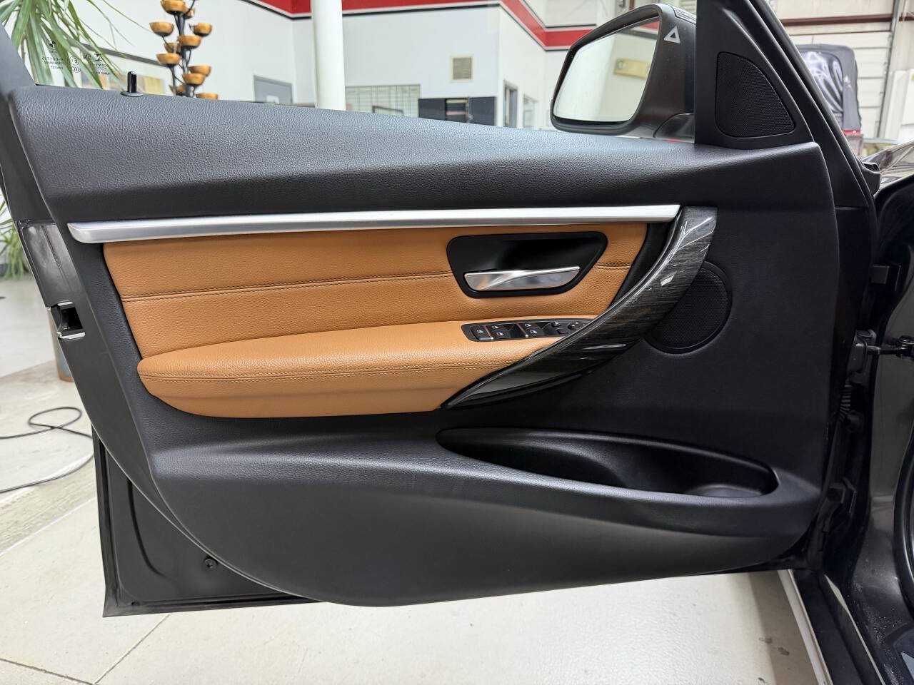 Used 2018 BMW 330i xDrive Sedan AWD/4WD image 10