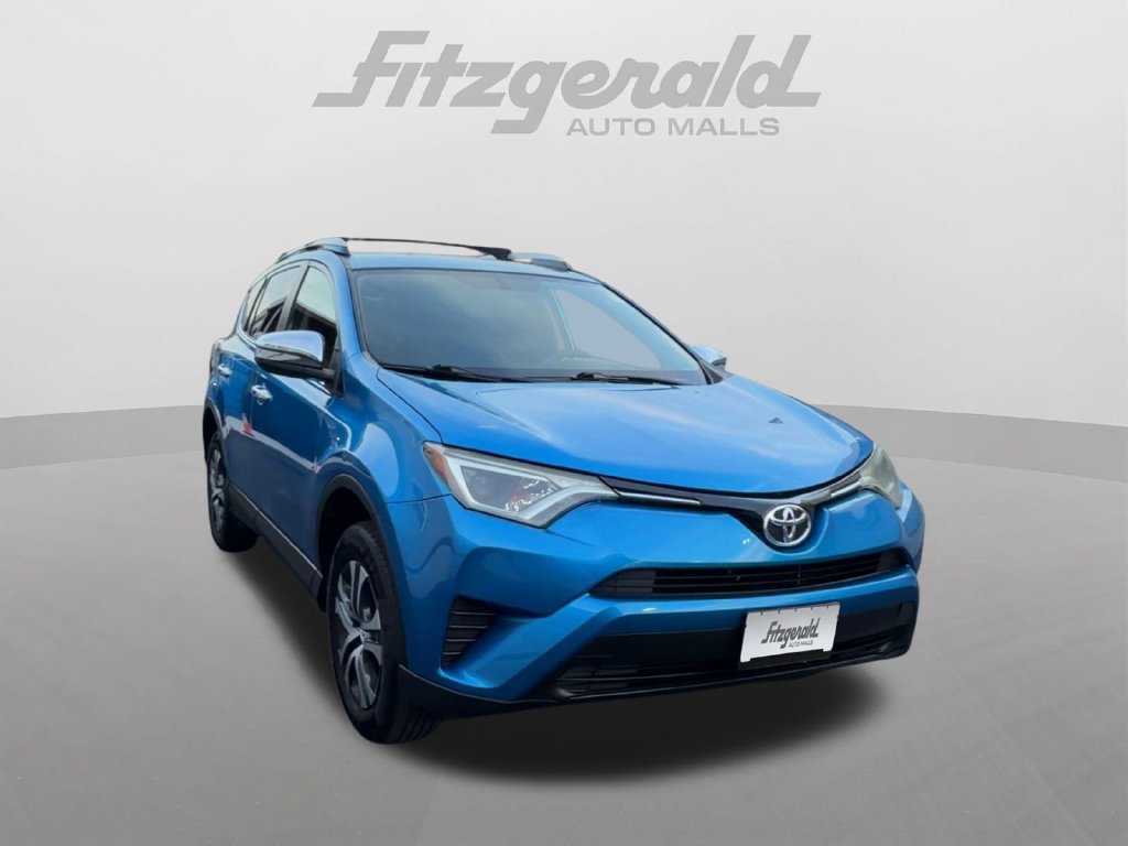 Used 2016 Toyota RAV4 LE FWD image 3