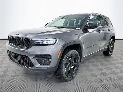 New 2025 Jeep Grand Cherokee Altitude image 22