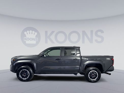 Used 2025 Toyota Tacoma TRD Off-Road image 5