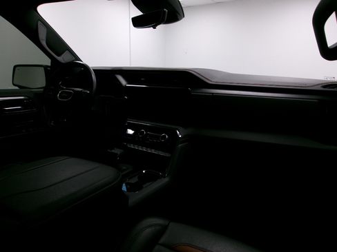 Certified 2023 GMC Sierra 1500 AT4 w/ Technology Package image 3