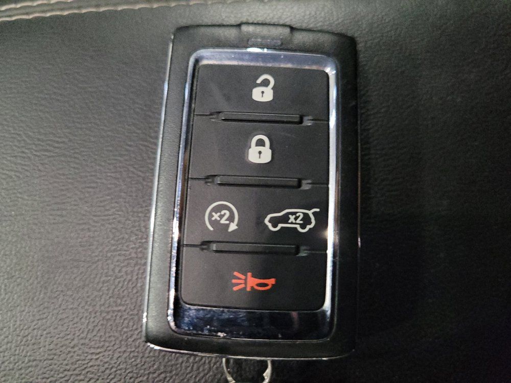 Used 2023 Jeep Grand Cherokee Limited AWD/4WD image 32