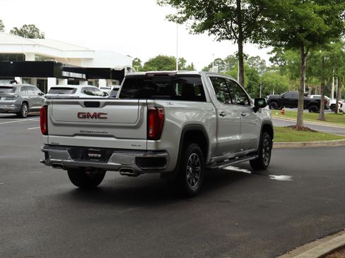 Used 2022 GMC Sierra 1500 SLT w/ SLT Premium Plus Package AWD/4WD image 3