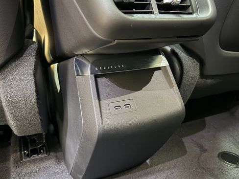New 2026 Cadillac Lyriq Sport AWD/4WD image 43