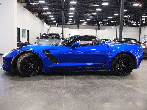 Used 2015 Chevrolet Corvette Z06 w/ 3LZ Preferred Equipment Group image 9