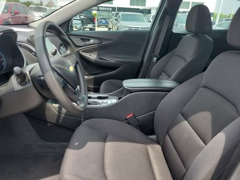 Used 2025 Chevrolet Malibu LT FWD image 17