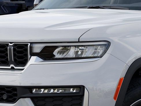 New 2026 Jeep Grand Cherokee Limited w/ Luxury Tech Group II image 10