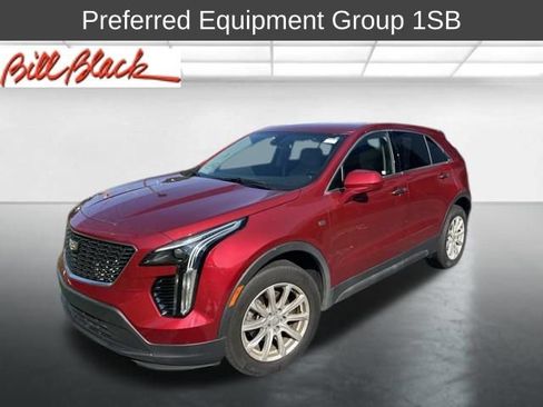 Used 2019 Cadillac XT4 Luxury w/ Cold Weather Package FWD image 2