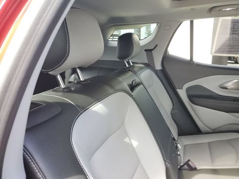 Used 2023 GMC Terrain SLT w/ Tech Package FWD image 26