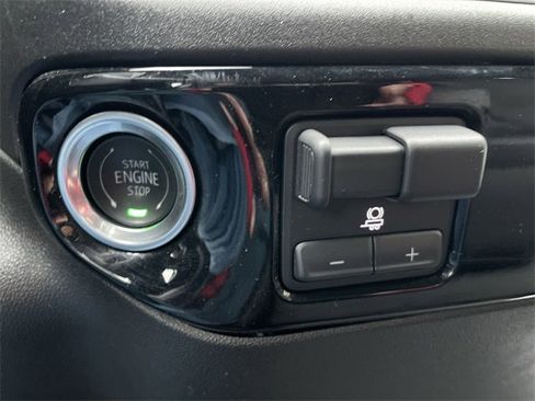 Used 2024 GMC Sierra 2500 SLE image 26