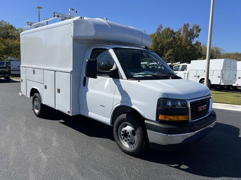 New 2024 GMC Savana 3500 w/ Power Convenience Package image 7