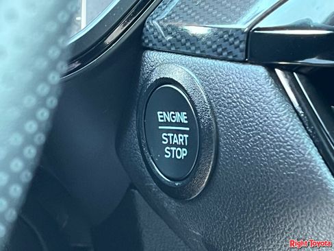 Used 2025 Ford Escape ST-Line FWD image 25