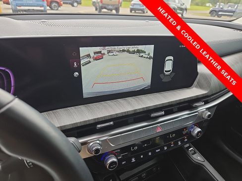 Used 2024 Kia Telluride EX image 17