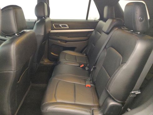 Used 2017 Ford Explorer XLT w/ Equipment Group 202A FWD image 18