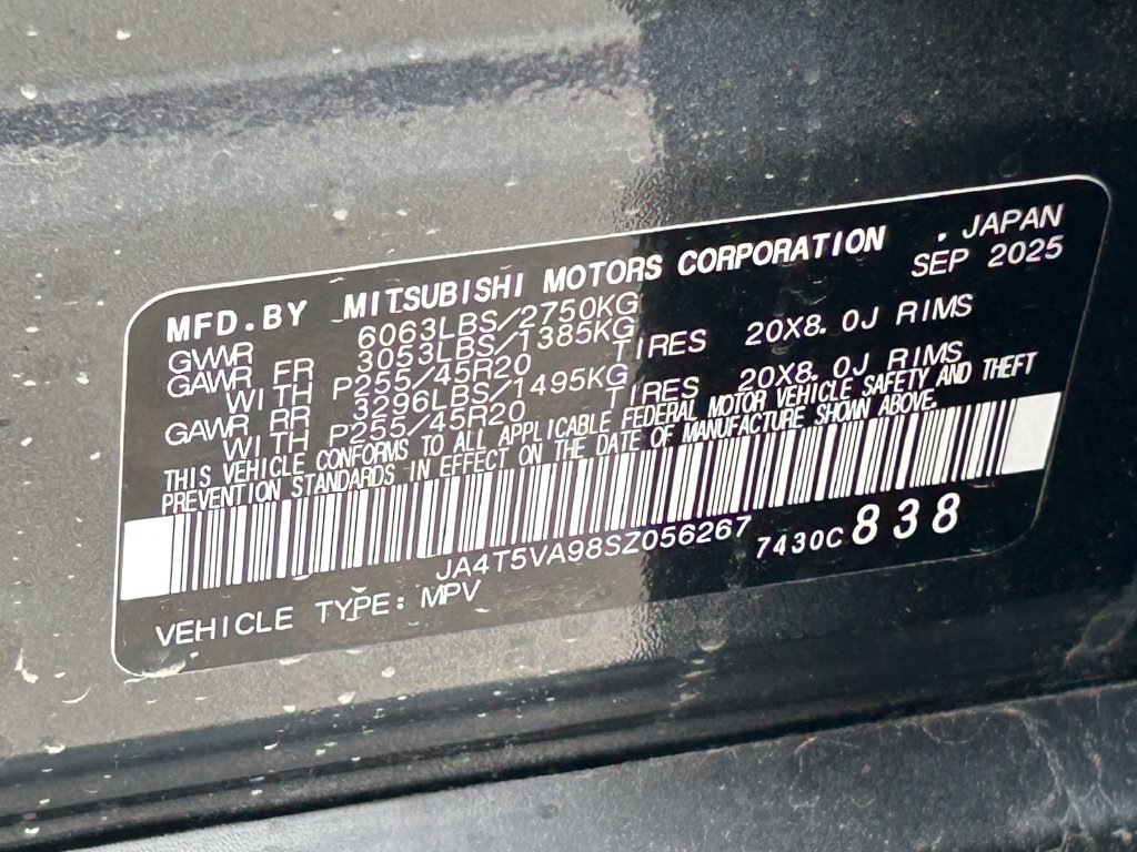 Used 2025 Mitsubishi Outlander 4WD Plug-In Hybrid image 38