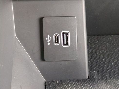 Used 2025 Ford F150 Lariat w/ Equipment Group 501A Mid image 25