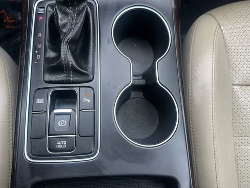 Used 2019 Kia Sorento EX w/ EX Touring Package image 14