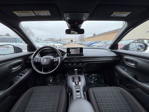 Used 2025 Honda HR-V Sport image 32