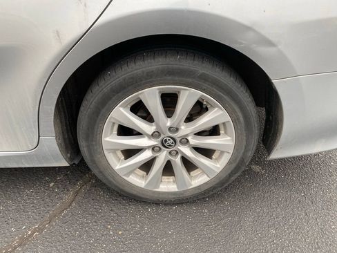 Used 2018 Toyota Camry LE image 4